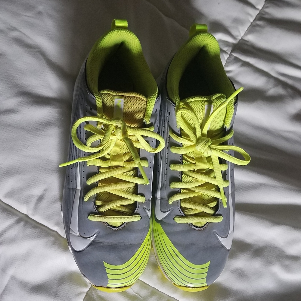 Boy's baseball spikes